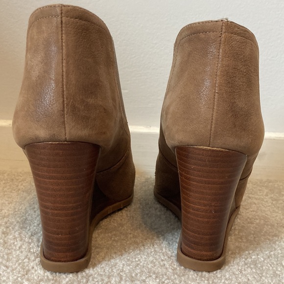 Tan wedge booties - Picture 5 of 7